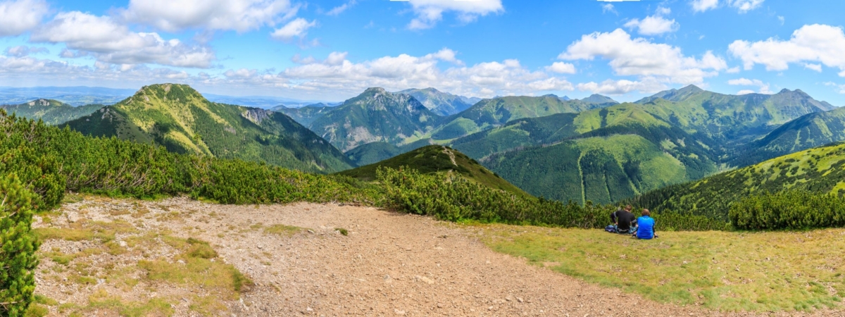 Panorama of the Western Tatras from the top of Grześ or Lúčna. On the right: Wołowiec and Jarząbczy Wierch; in the middle: Ornak and Kominiarski Wierch; on the left: Bobrowiec.